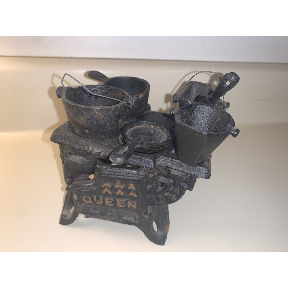 Vintage Queen Cast Iron Miniature Stove W Accessories Salesman Sample Doll House